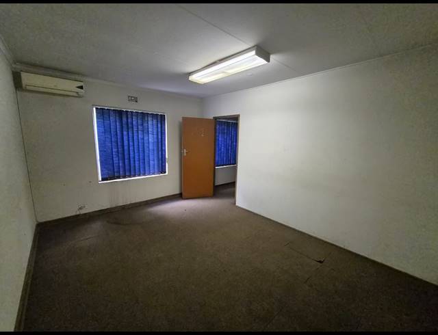 2,400M² WAREHOUSE TO LET IN WADEVILLE